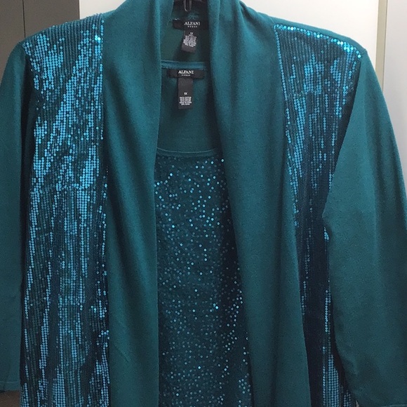 ALFANI two piece set. Gorgeous tank top and open cardigan - Picture 3 of 13